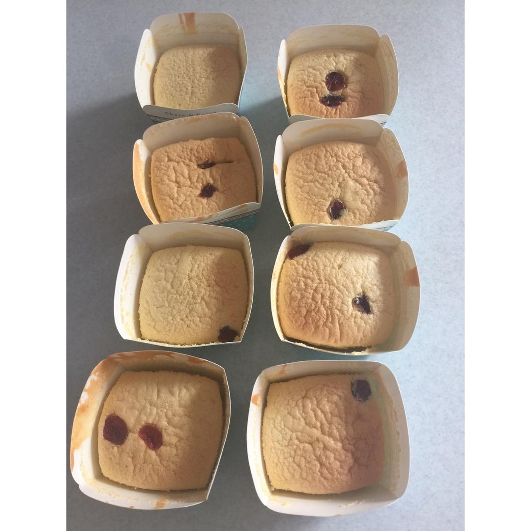 蔓越莓纸杯戚风小蛋糕