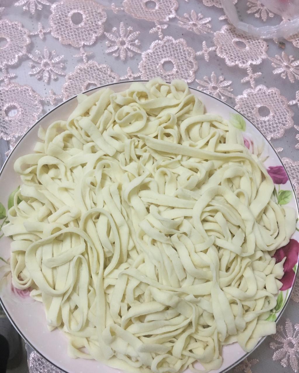 快手纯手工擀面条