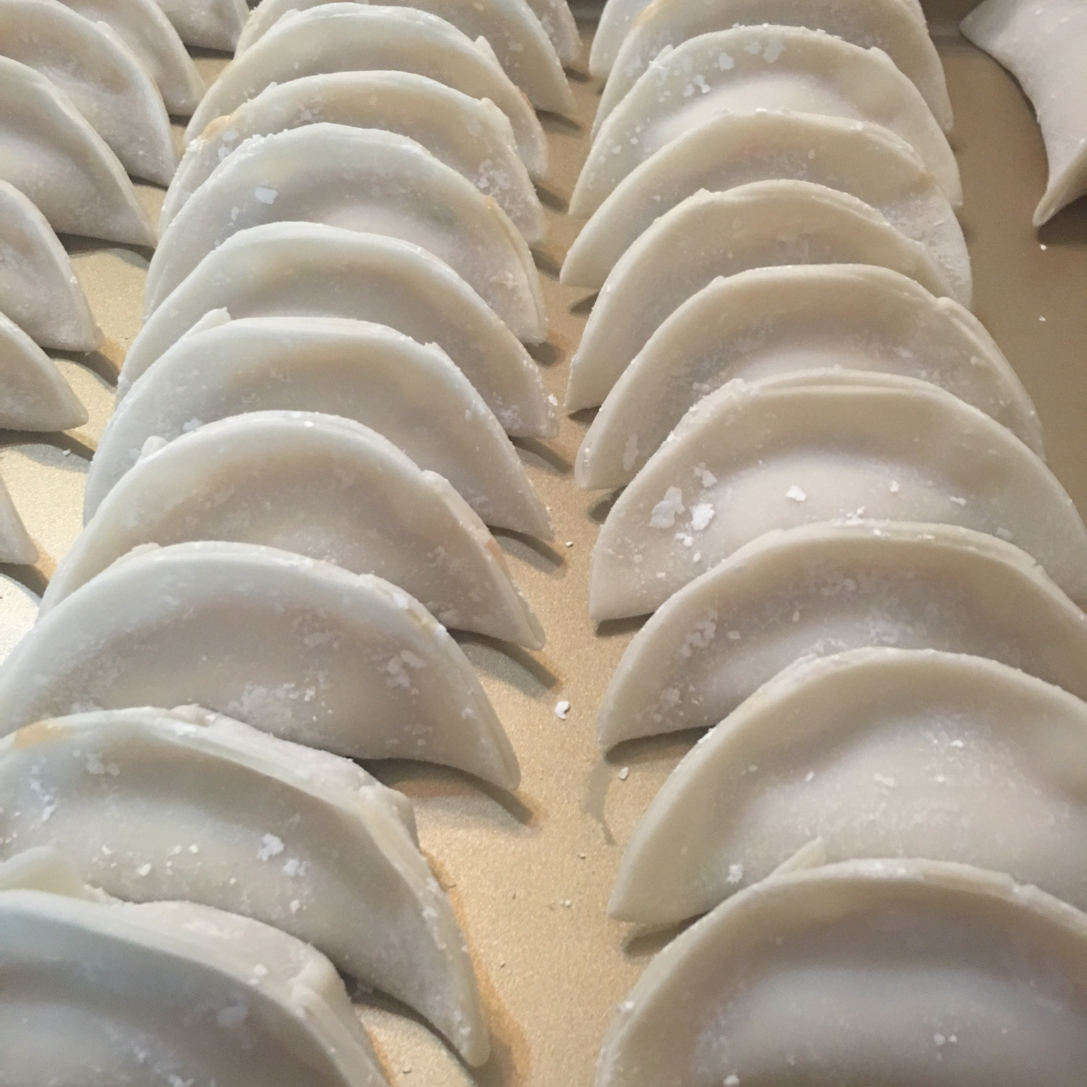 芹菜胡萝卜猪肉水饺