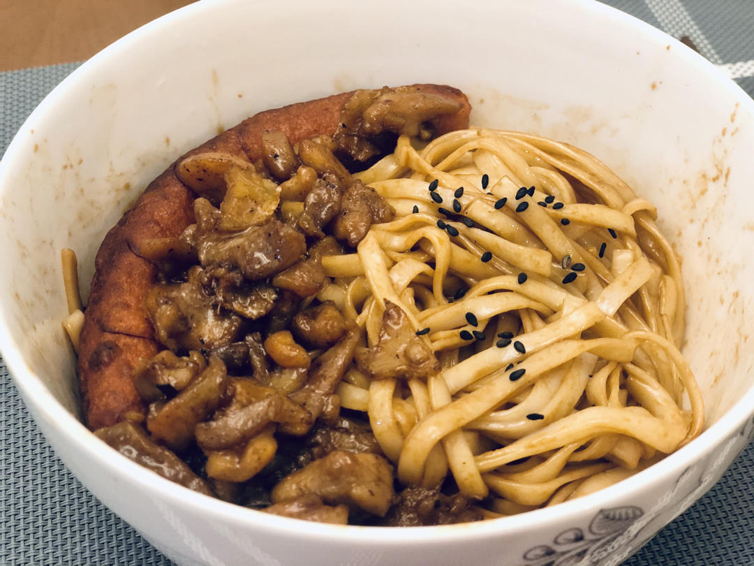 香喷喷的葱油拌面