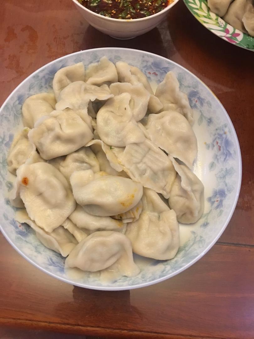 猪肉荠菜饺子