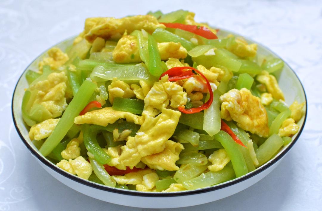 简单美味家常菜莴笋炒鸡蛋