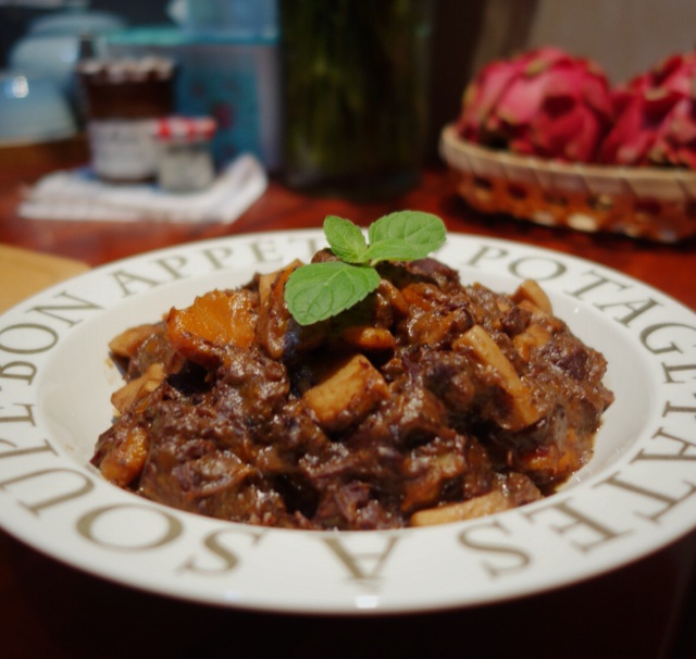 红酒炖牛肉