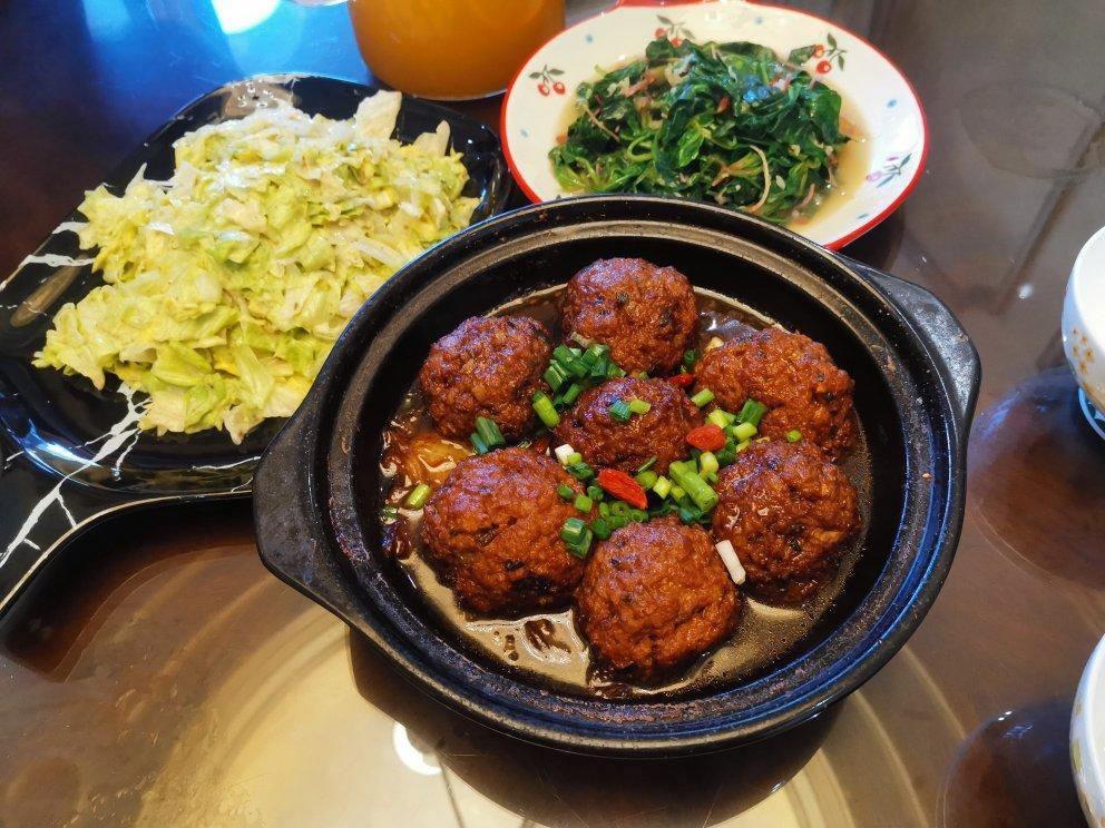 四喜丸子/红烧狮子头 Chinese Meatballs