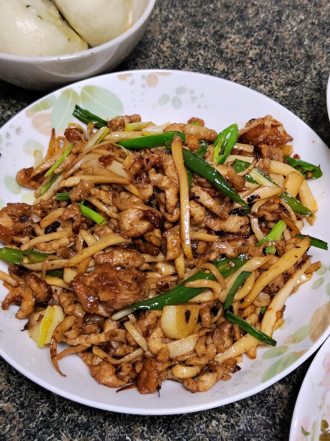 杏鲍菇炒肉丝