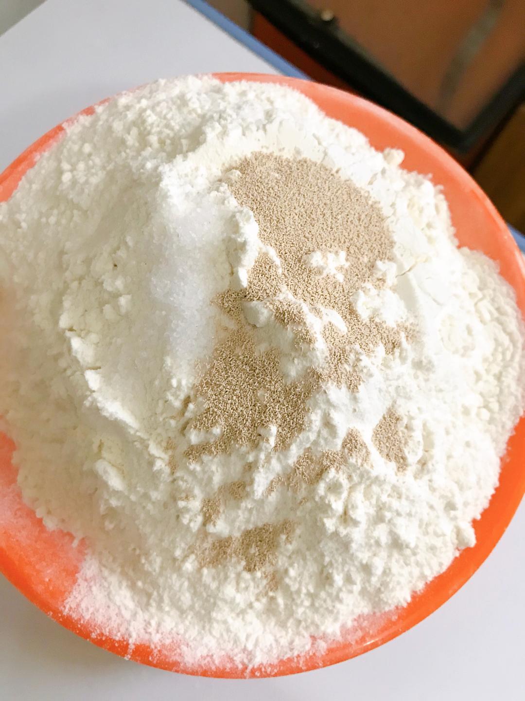 纯奶手撕吐司的做法 步骤1