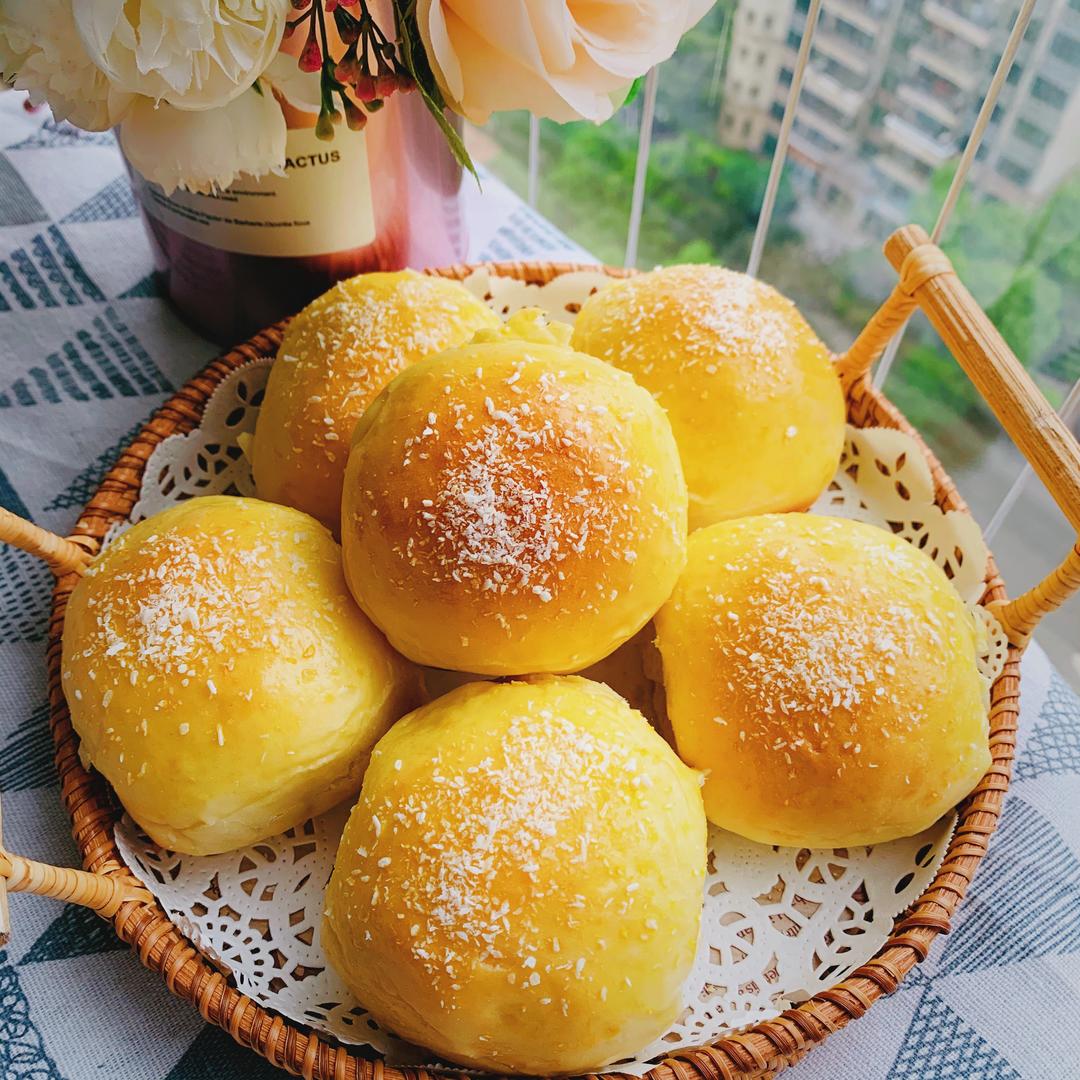 椰蓉夹心小餐包