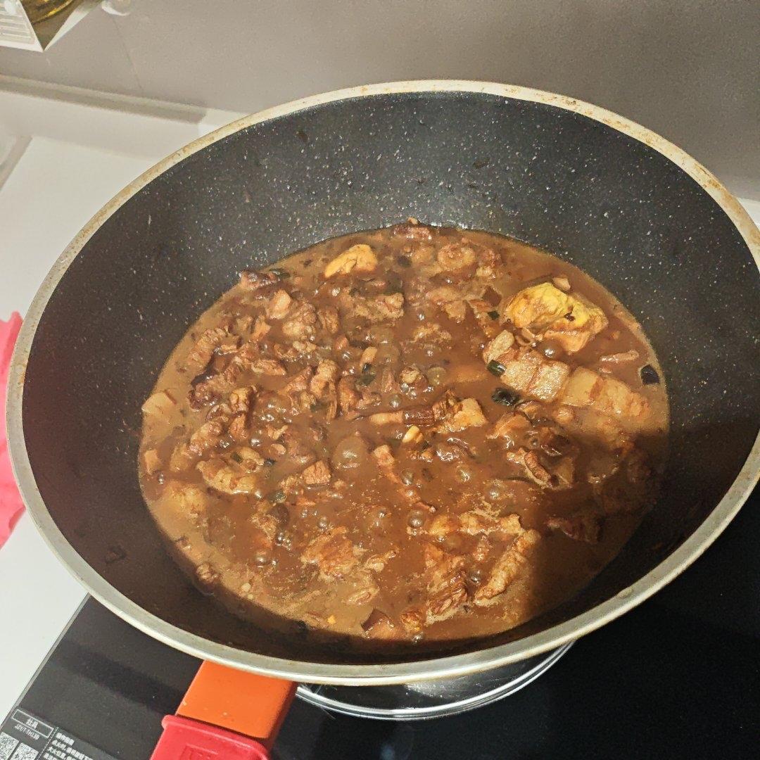 洋葱酥卤肉饭