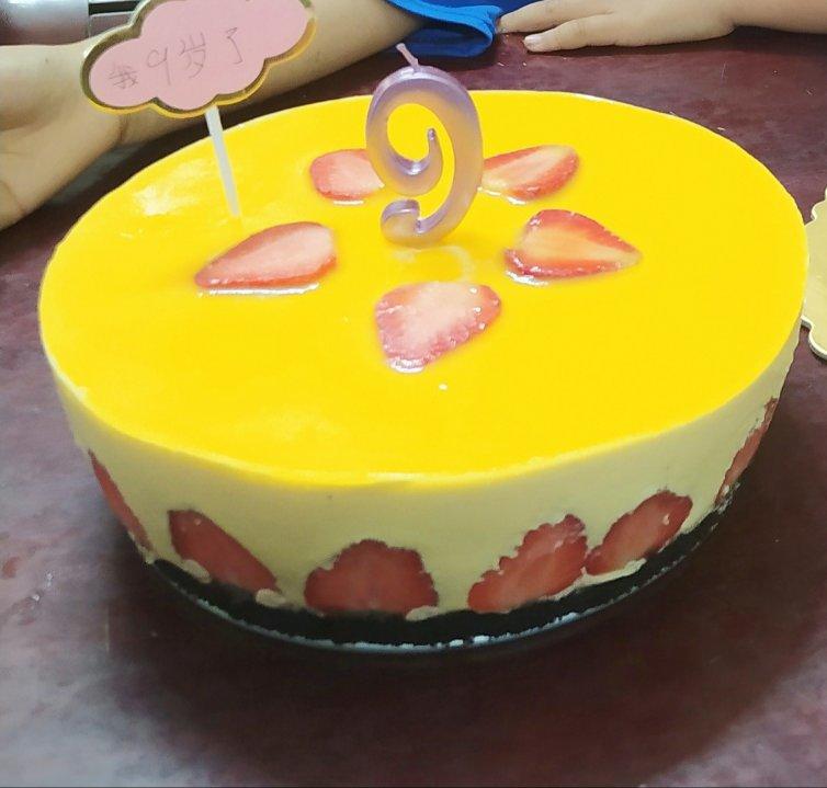 8寸芒果慕斯蛋糕