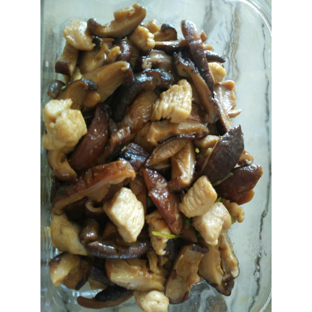 蘑菇滑鸡（香菇滑鸡）