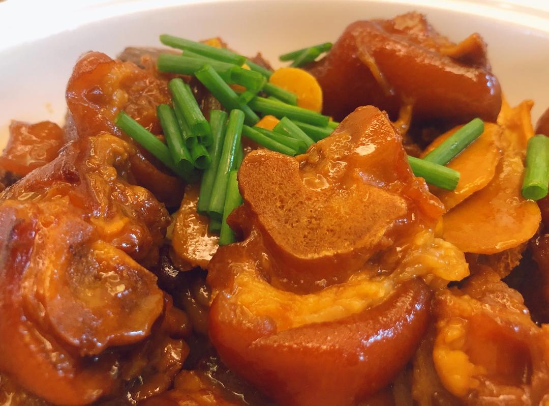 超下饭的腐乳烧猪蹄的做法