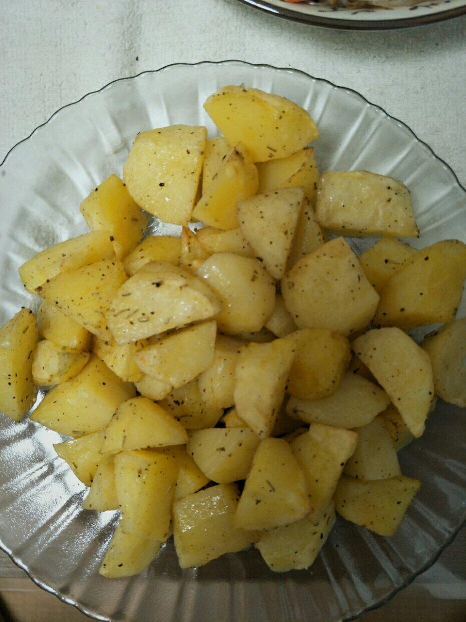 迷迭香烤土豆【妞的食记】