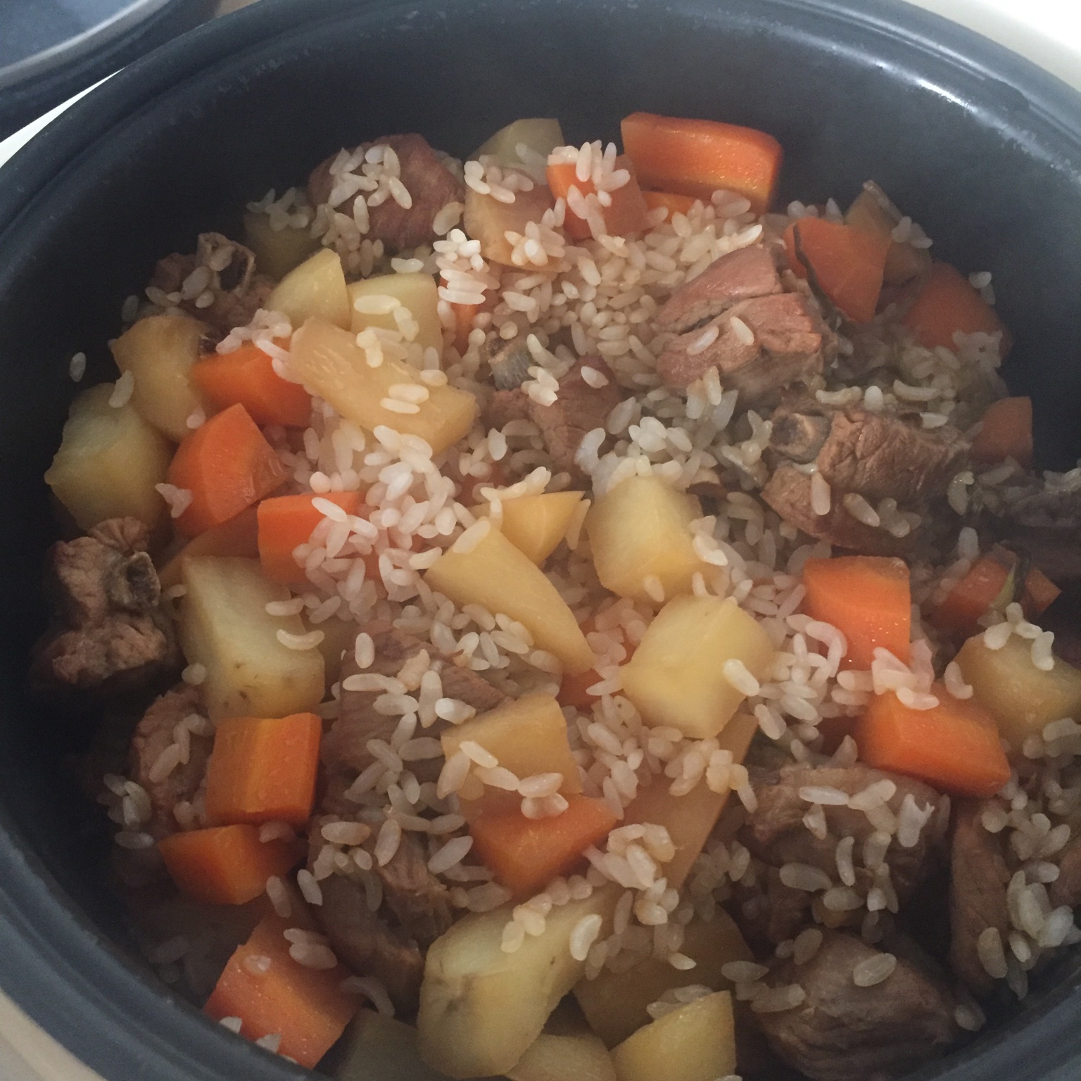 喷香排骨焖饭（爆好吃）