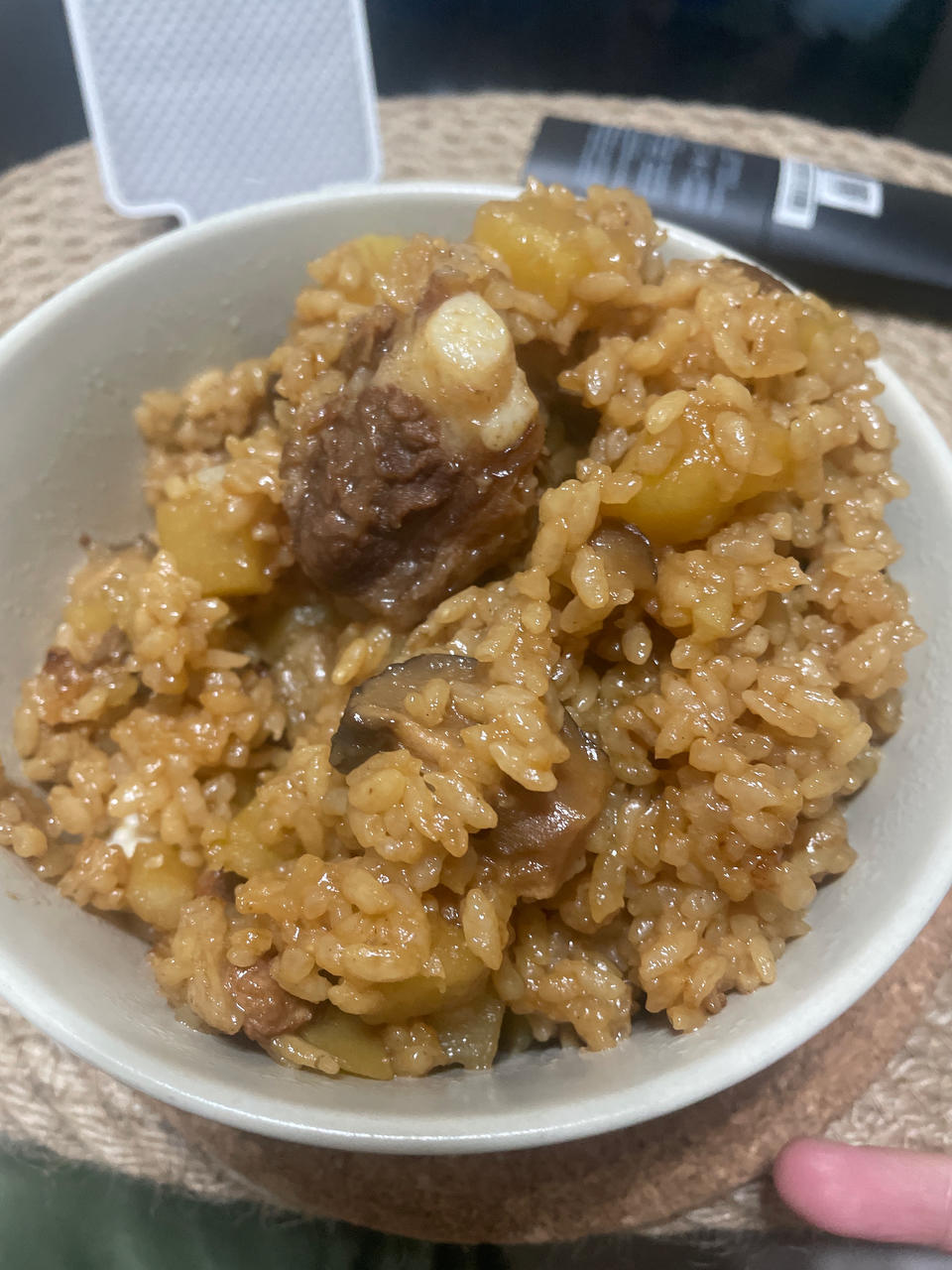 电饭锅排骨土豆焖饭