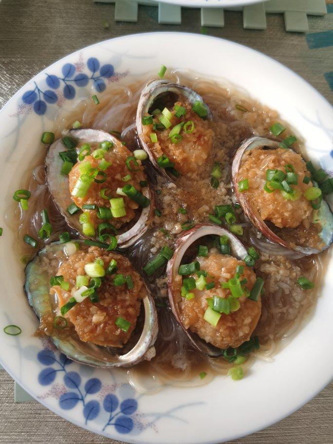 蒜蓉粉丝蒸鲍鱼