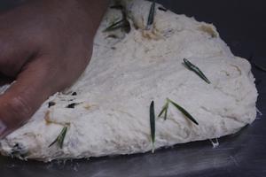 蒜香意大利Focaccia面包的做法 步骤3