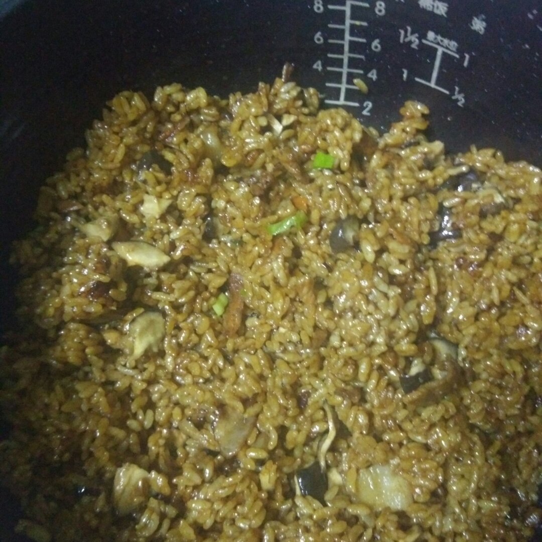 丶谜㎡①做的肉干饭