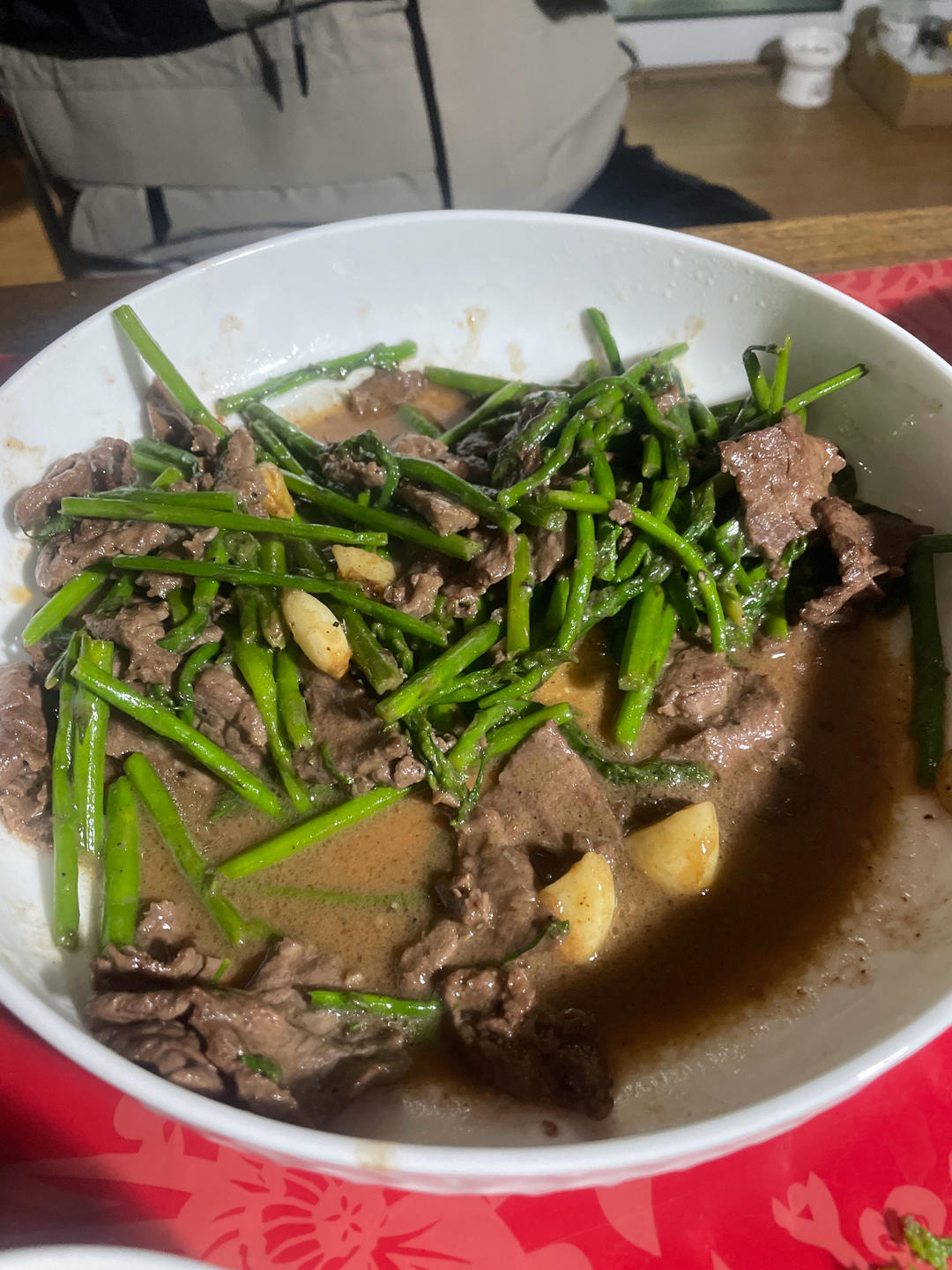 终于吃上了！原来网友给的配方是真的！！ 牛肉是想把香，芦笋是真的嬾。 ​​​