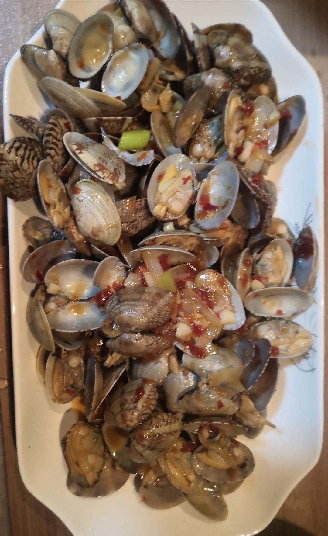 花蛤这么处理，快速干净还不腥，鲜嫩入味完胜外面饭店卖的