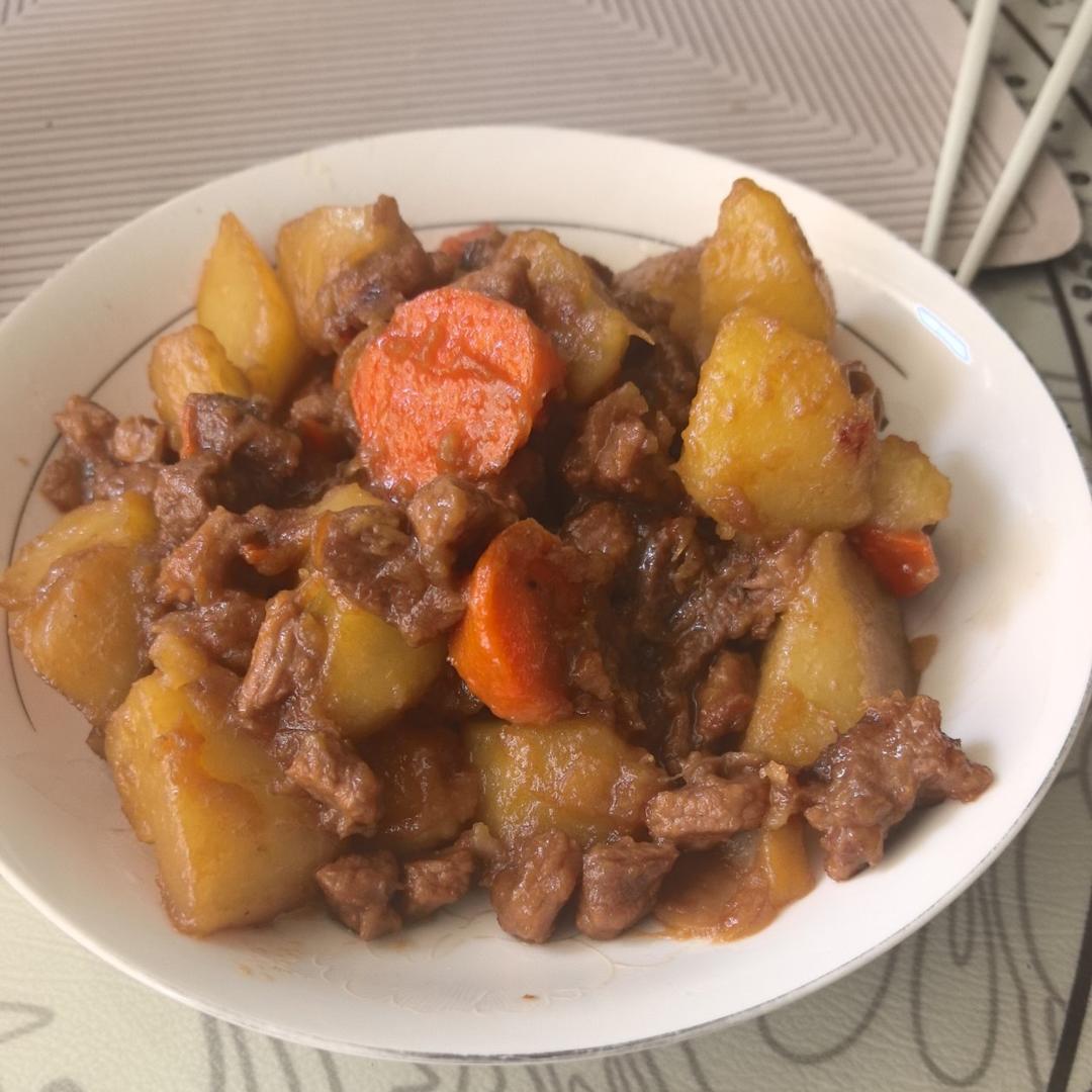 沙沙土豆胡萝卜炖牛肉