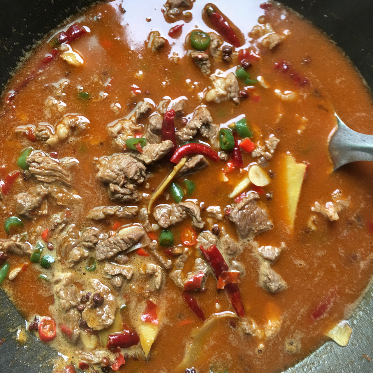 我侑点乖做的香辣牛肉火锅