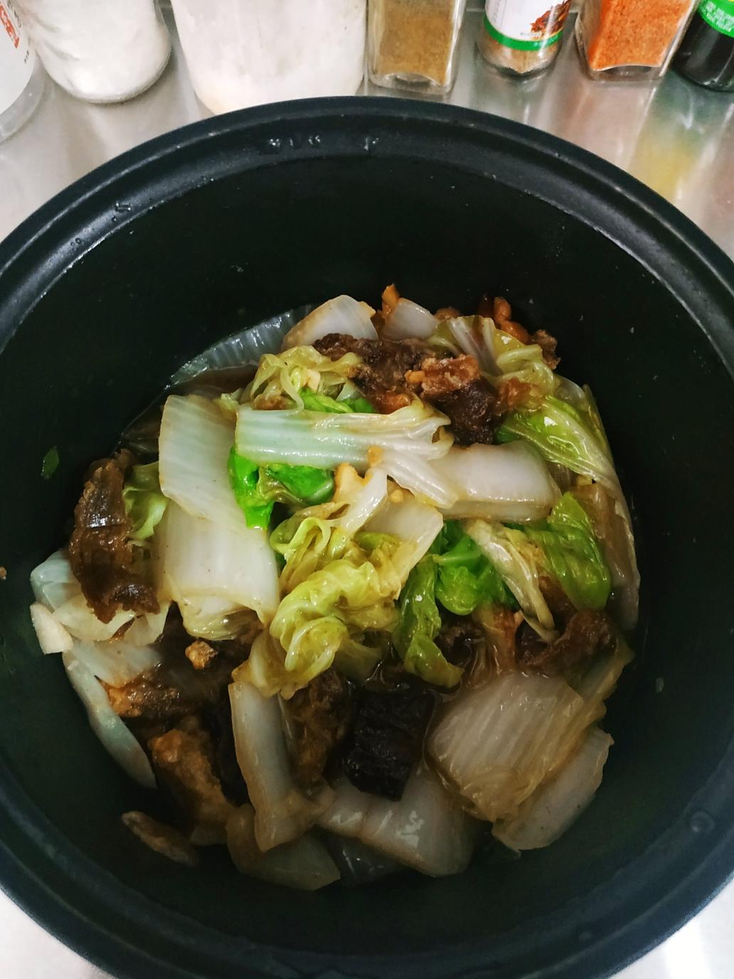 家常菜猪油渣炒大白菜