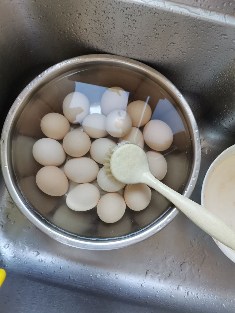 腌鸡蛋的做法 步骤1