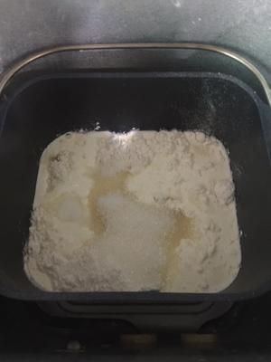 无黄油手撕北海道 面包机揉面 消灭淡奶油的做法 步骤2