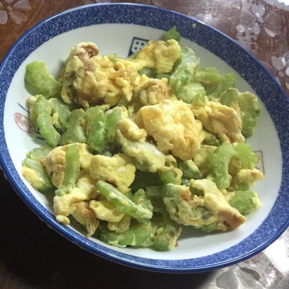 不苦的苦瓜炒蛋