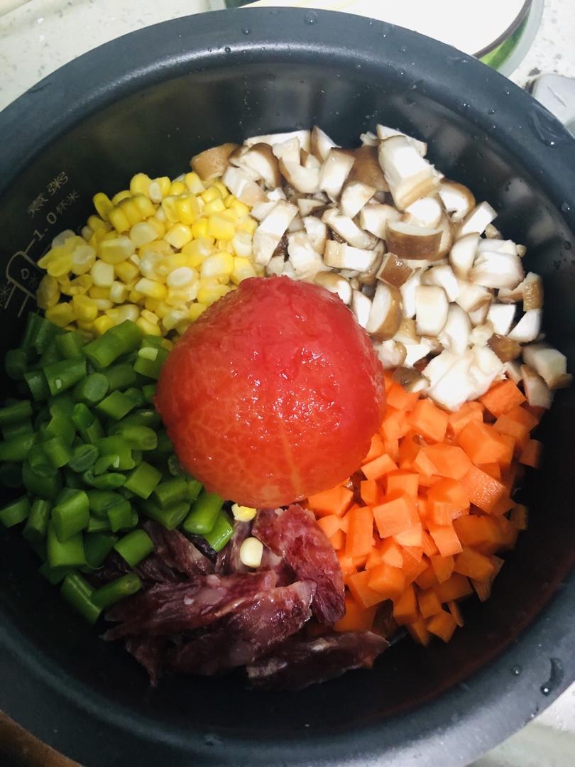 网红电饭煲焖饭