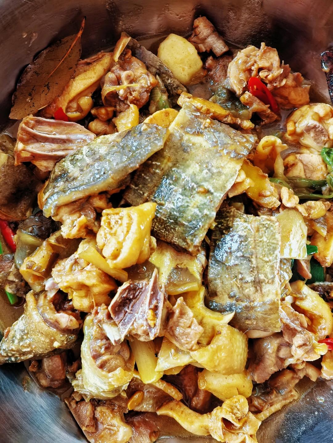 霸王别鸡(甲鱼焖鸡)