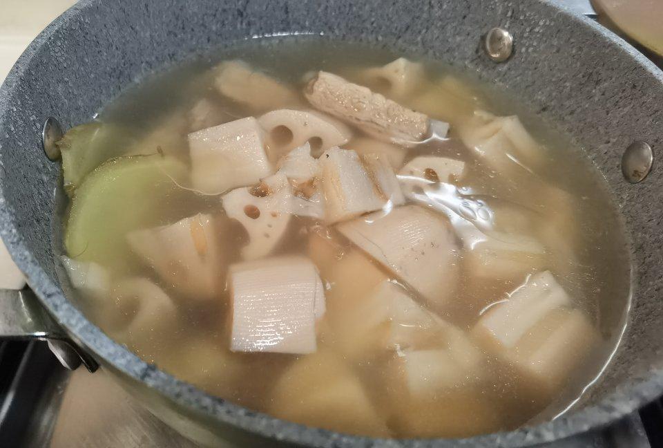 莲藕排骨汤