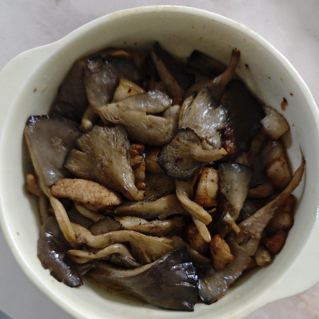 平菇炒肉片