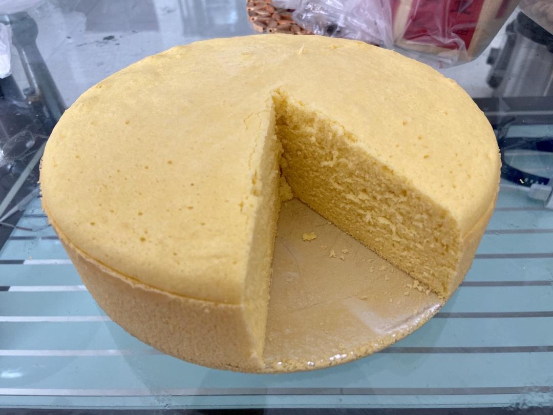 蒸玉米面蛋糕🍰。                           消耗玉米面，容易上手！