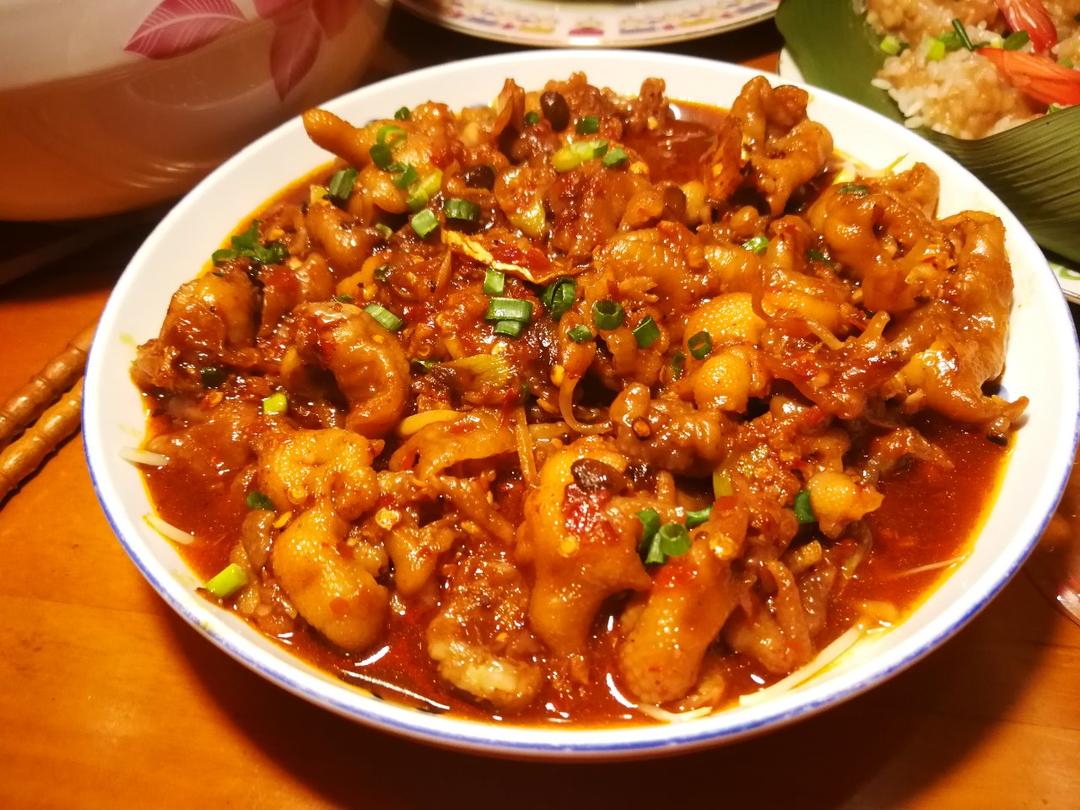 【无骨鸡爪煲】