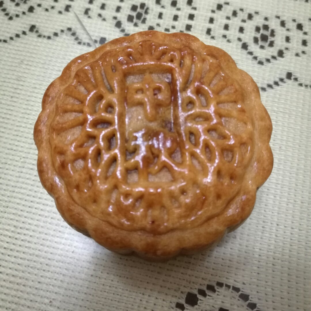 广式月饼－－蛋黄豆沙月饼