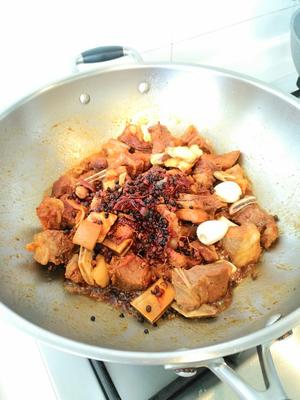 牛排骨烧土豆胡萝卜的做法 步骤8