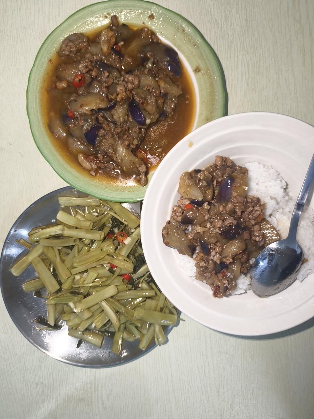家常红烧茄子🍆，只要少量的油且下饭