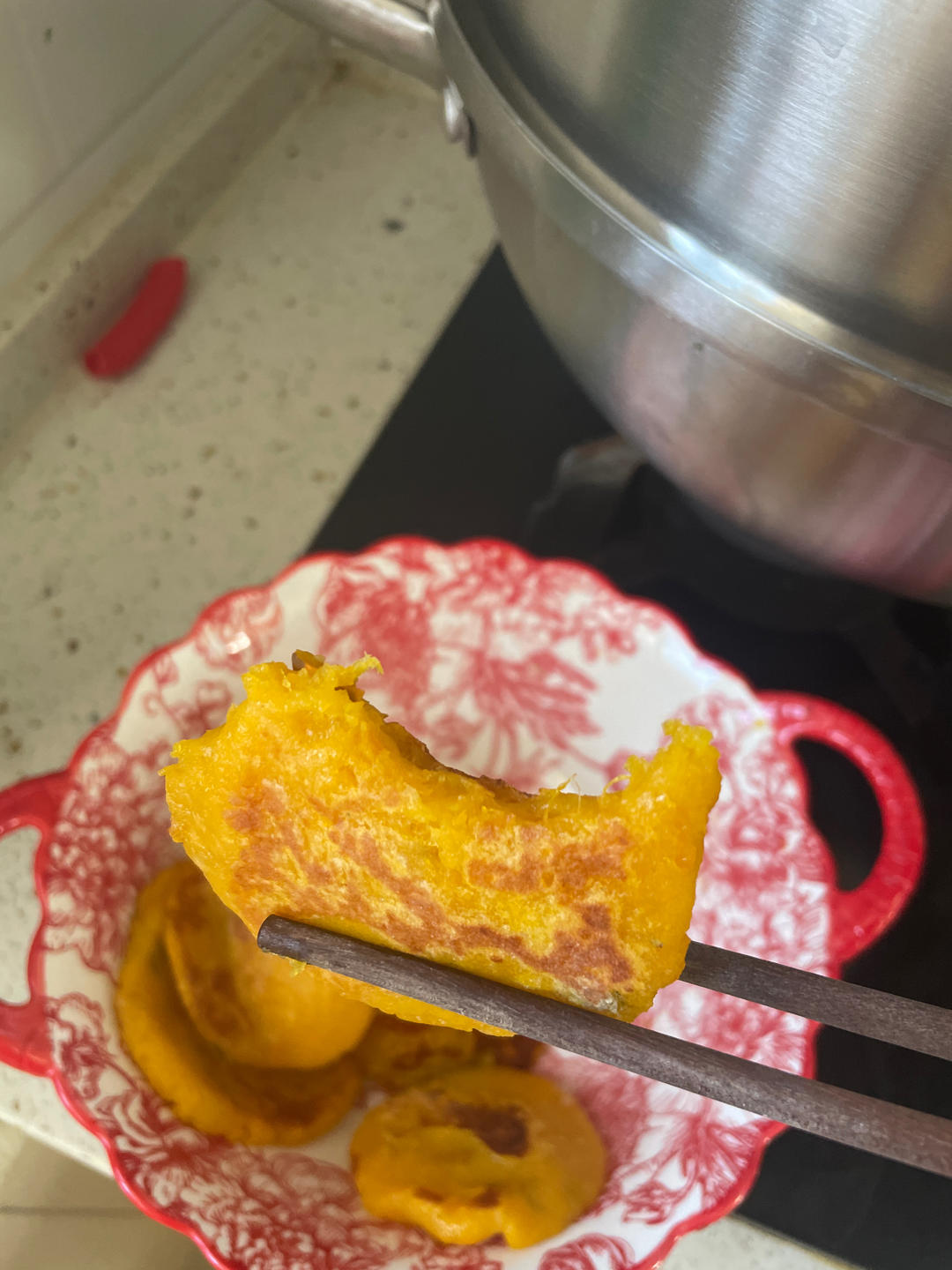 平底锅就能做，香甜软糯的南瓜饼，一次成功