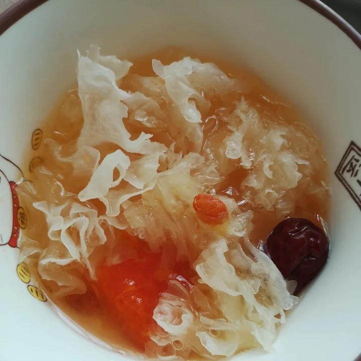 银耳木瓜糖水