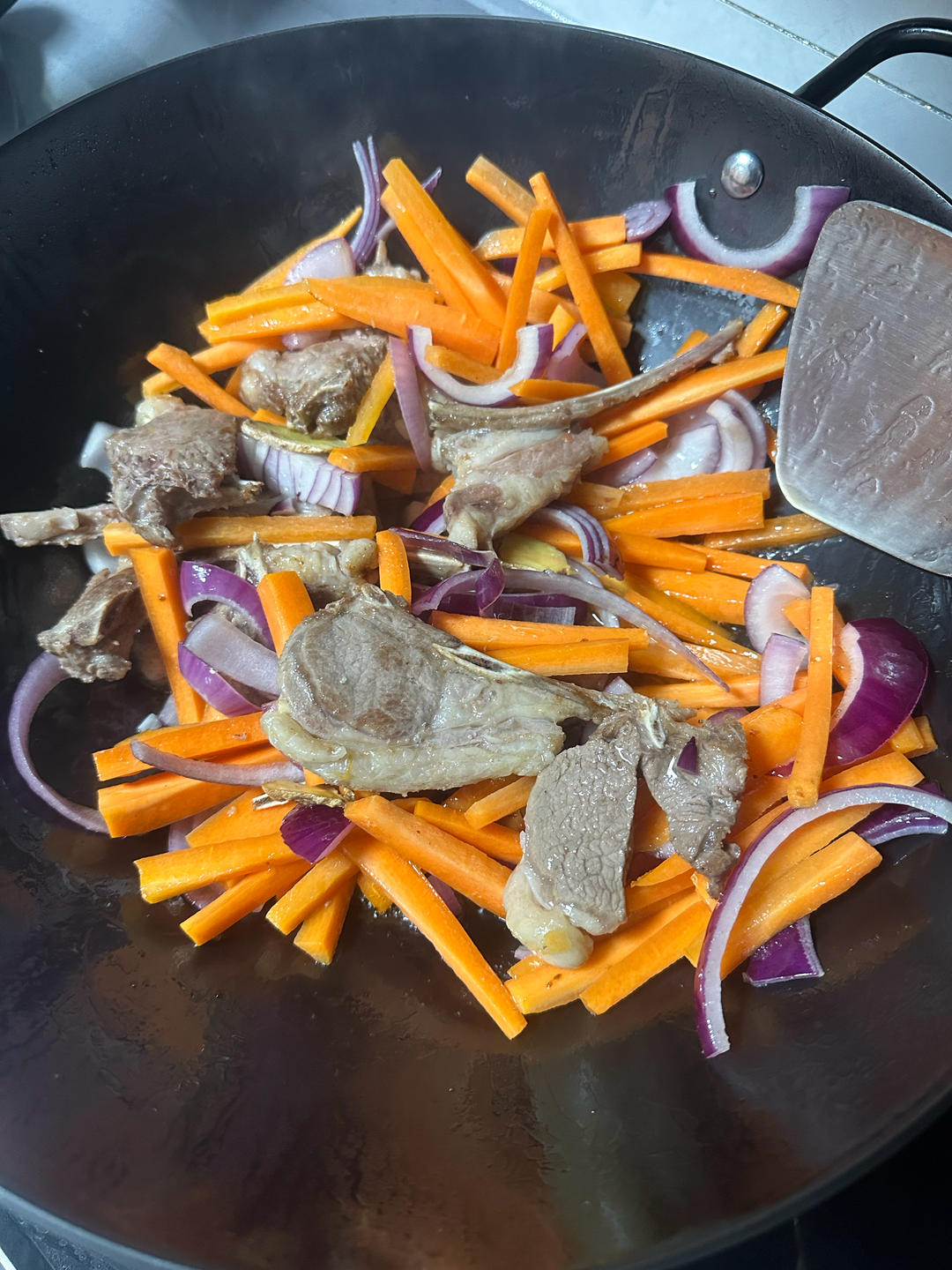 新疆羊排抓饭（出锅后米粒分明的秘密）