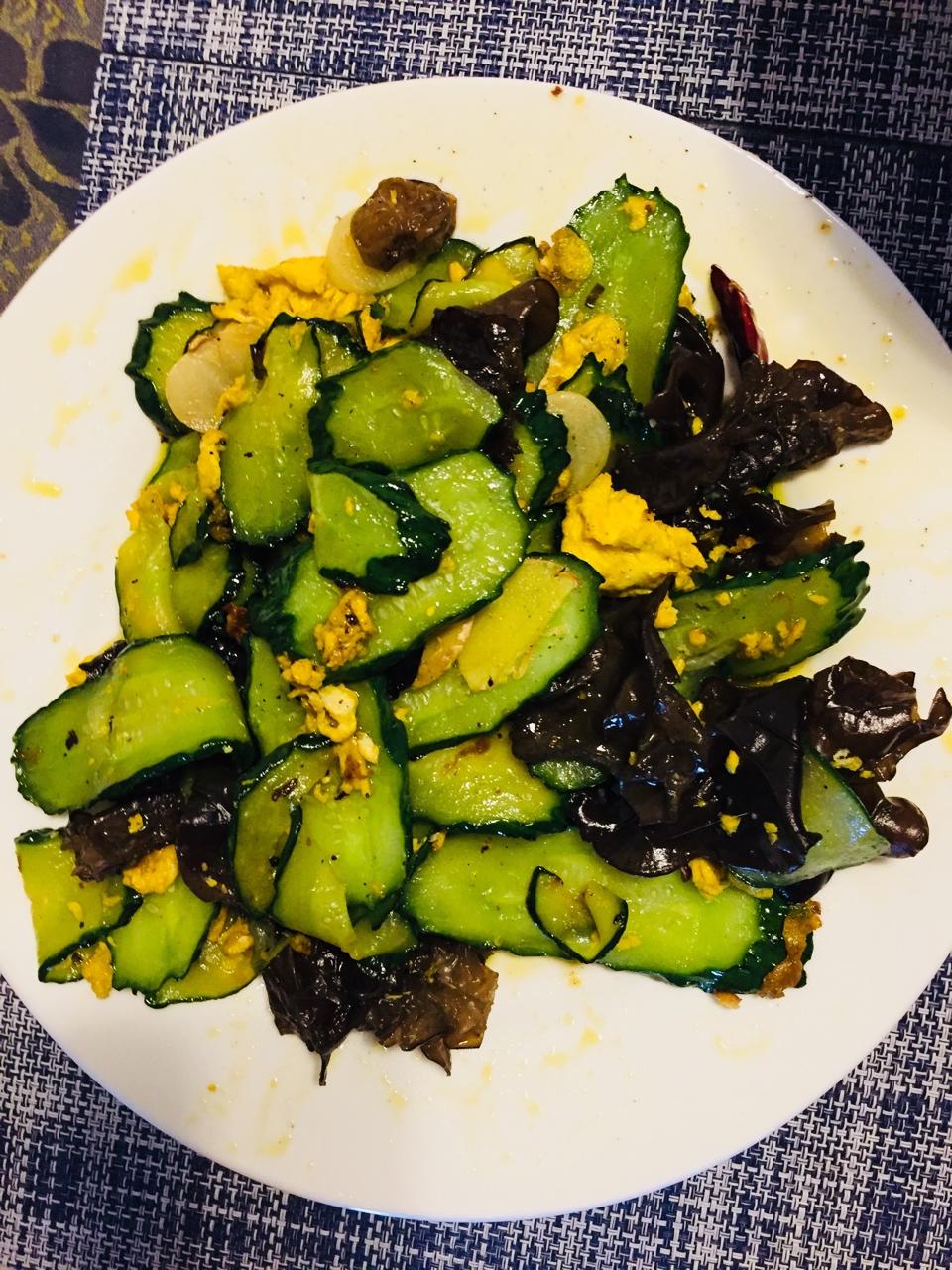 黄瓜木耳炒鸡蛋