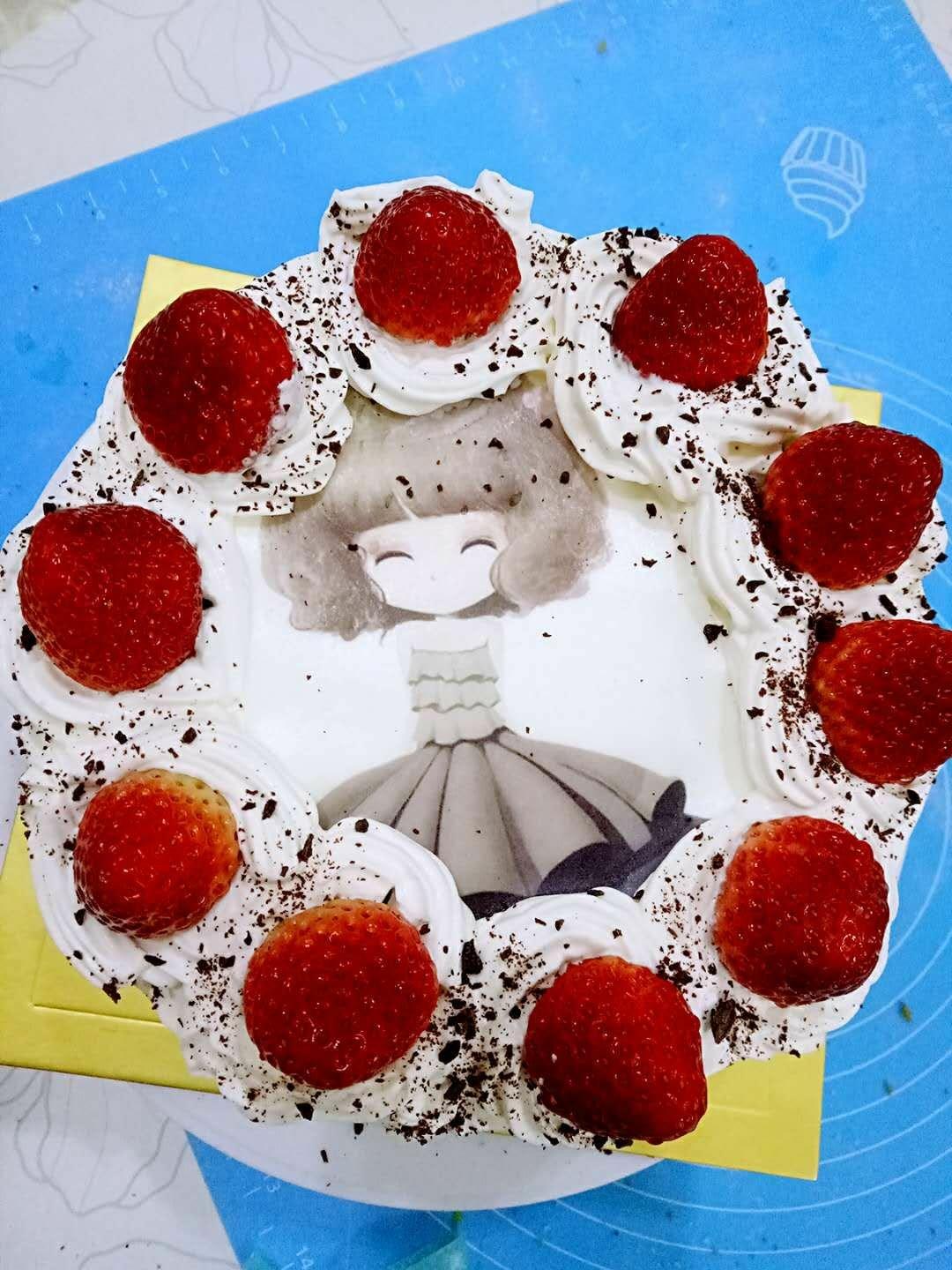 草莓戚风生日蛋糕