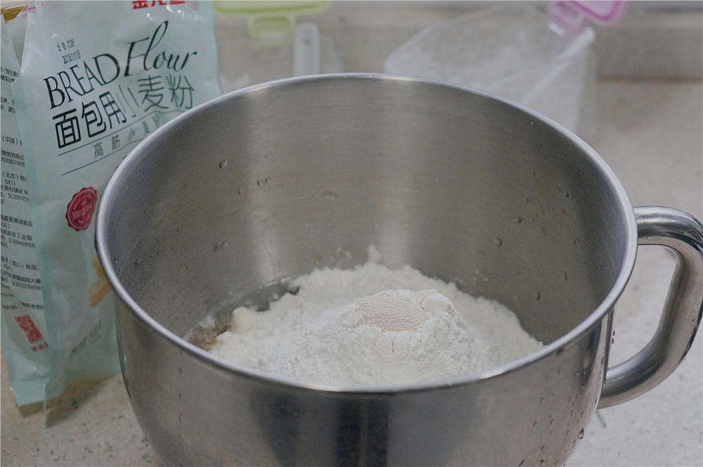 纯奶手撕吐司的做法 步骤1
