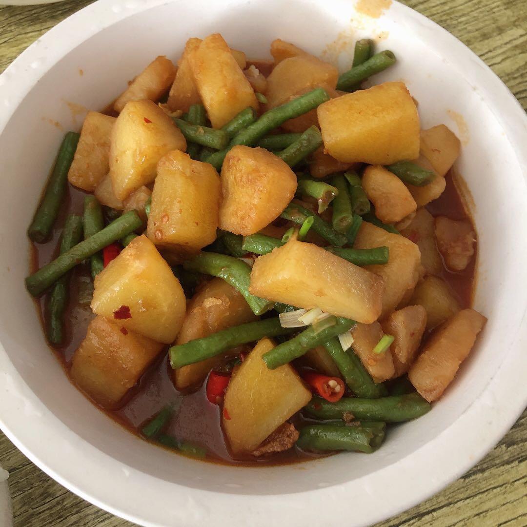 土豆焖豆角