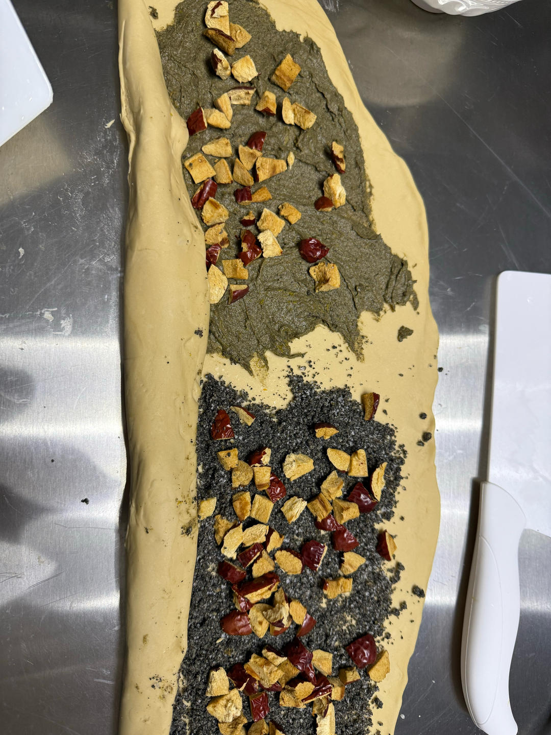 加水就能做出红糖红枣黑芝麻核桃馒头卷