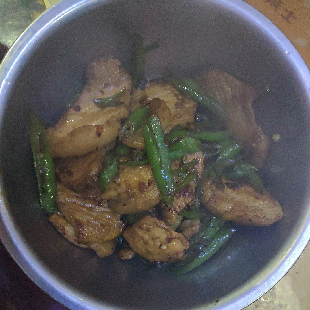成都人家里的青椒回锅肉