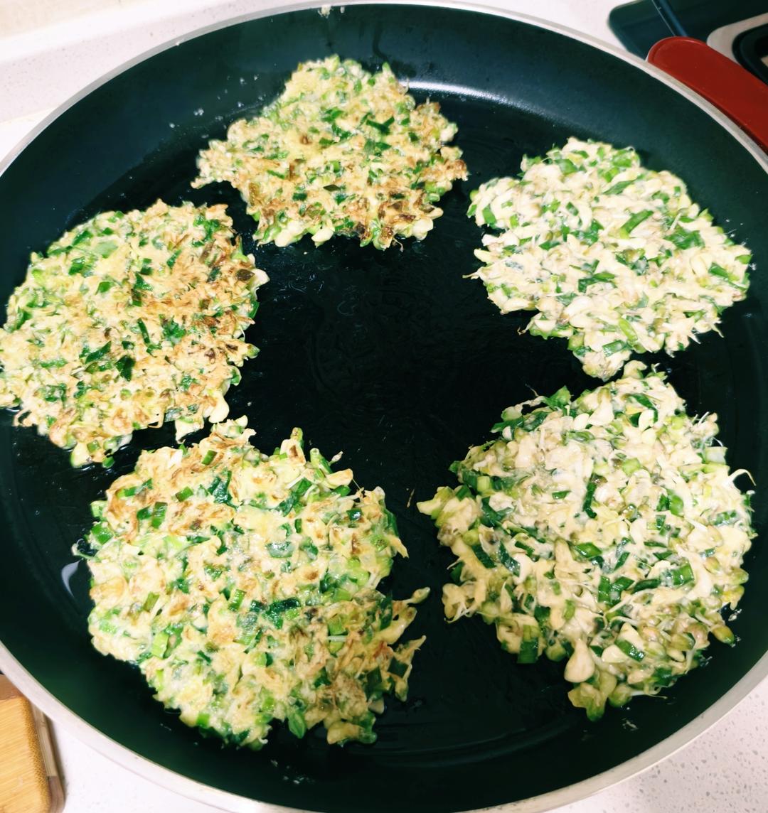 槐花鸡蛋饼～春天的味道