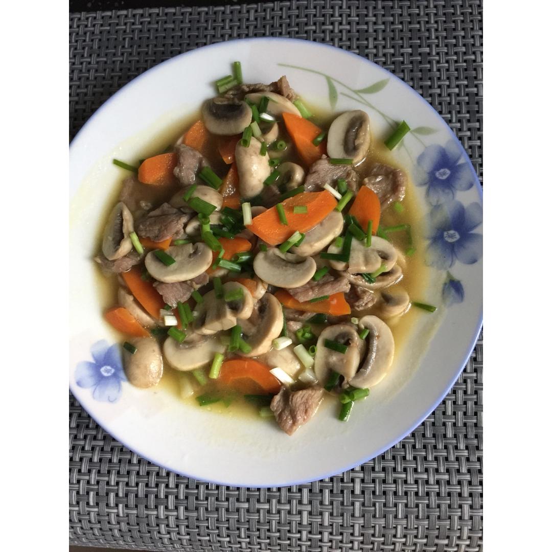 蘑菇炒肉片