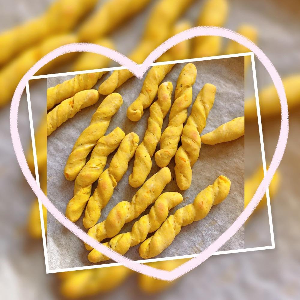 适合5到6个月小宝宝的磨牙棒，无油无蛋黄无糖，硬性饼干